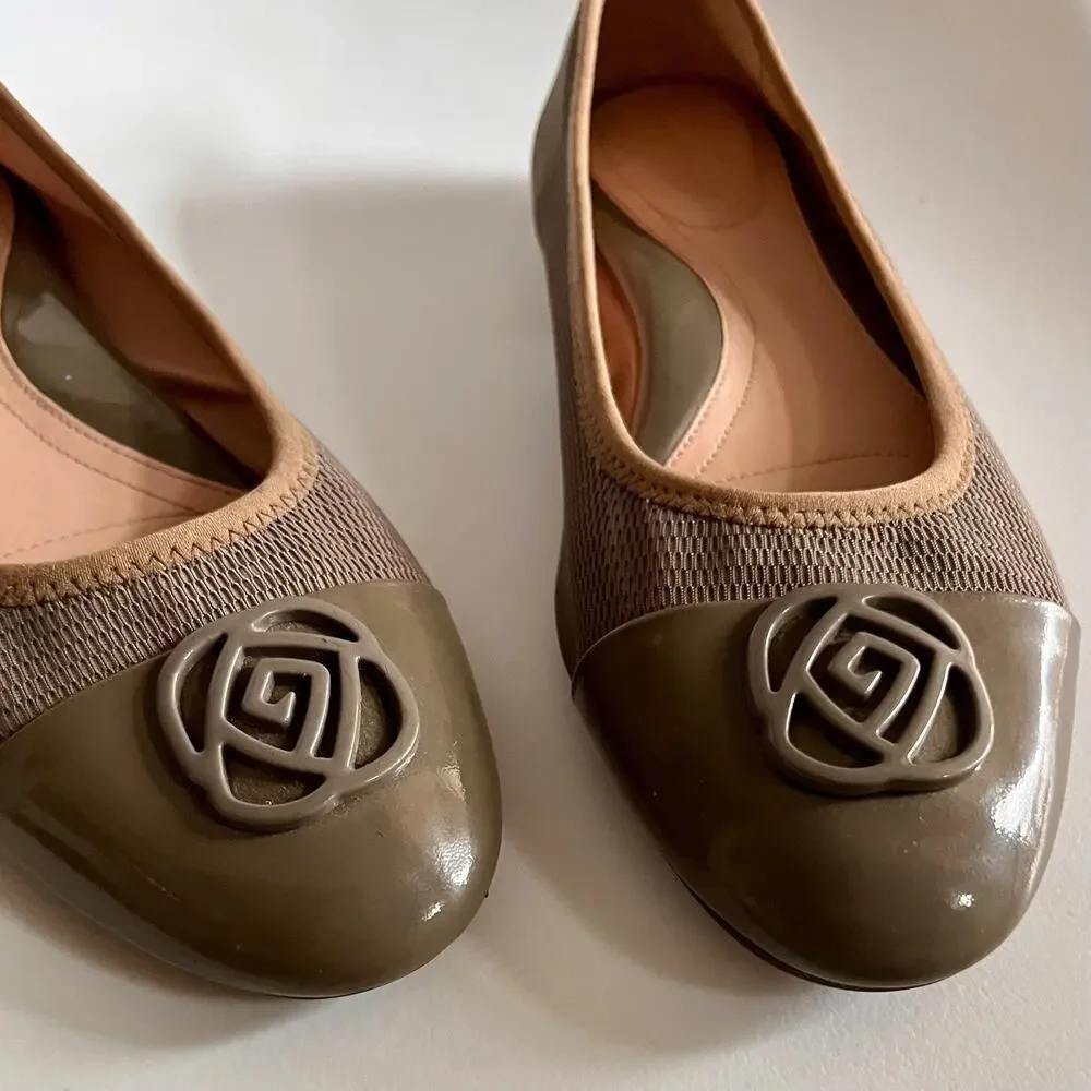 Taryn Rose Paige Ballet Flats Womens 8.5B Taupe Brown Two Tone Cap Toe